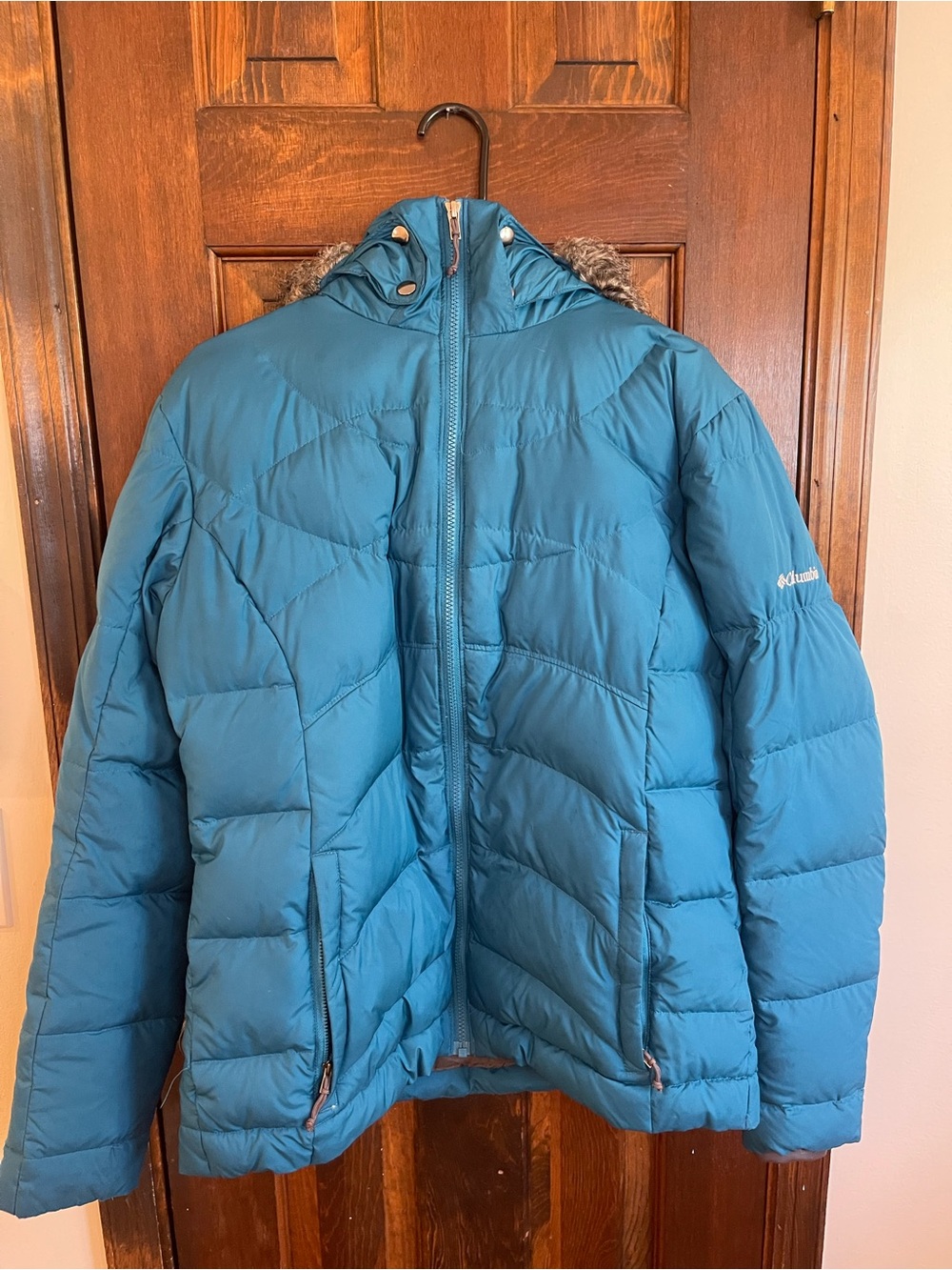 Columbia Teal Puffer Jacket with Faux Fur Hood Women’s XL